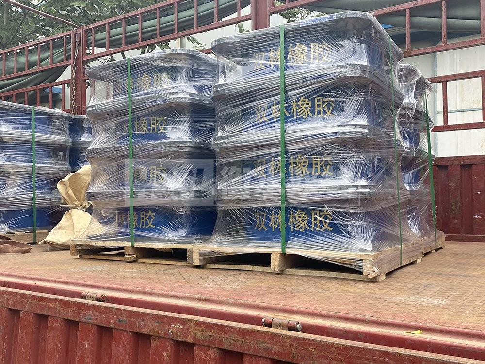 成品橡膠隔震支座 鉛芯隔振橡膠支座生產(chǎn)廠家 建筑隔振支座生產(chǎn)廠家