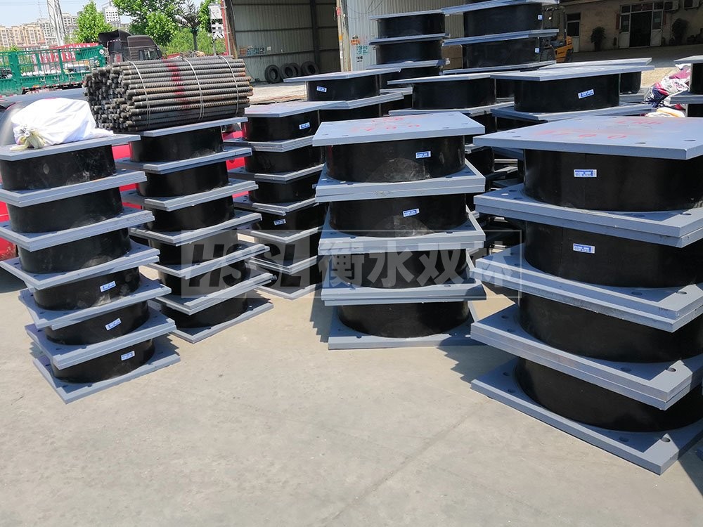 圓形高阻尼隔震橡膠支座多少錢 建筑高阻尼減震支座廠家 LNR水平力分散橡膠隔震支座廠家