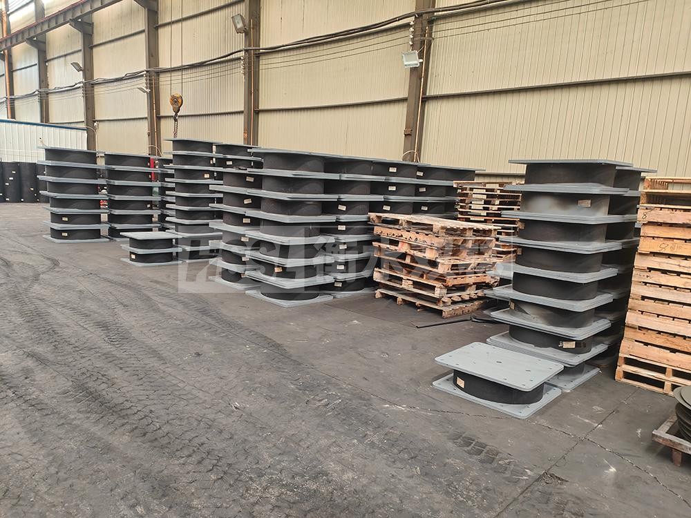 隔震建筑橡膠支座生產(chǎn)廠家 LRB1100鉛芯支座生產(chǎn)廠家 橡膠隔震支座裝置