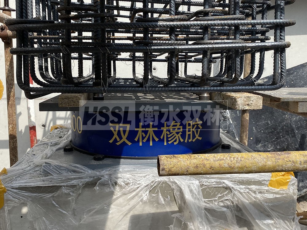 鋼結(jié)構(gòu)建筑支座生產(chǎn)廠家 隔振橡膠支座 LRB D1500-Ⅱ隔震支座